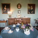 Castello Delle Quattro Torra Bed & Breakfast 3*