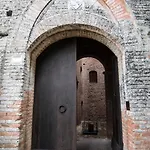 Castello Delle Quattro Torra Bed & Breakfast