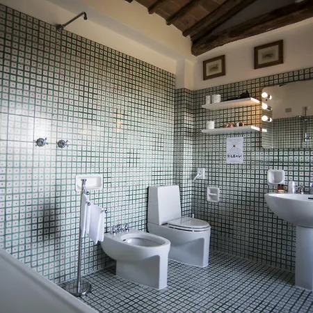 Castello Delle Quattro Torra Bed & Breakfast 3*
