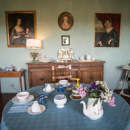 Castello Delle Quattro Torra Bed & Breakfast 3*