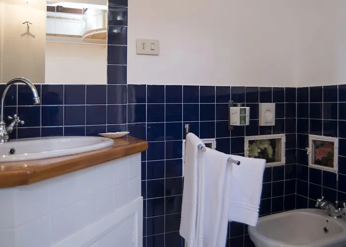 Castello Delle Quattro Torra Bed & Breakfast 3*