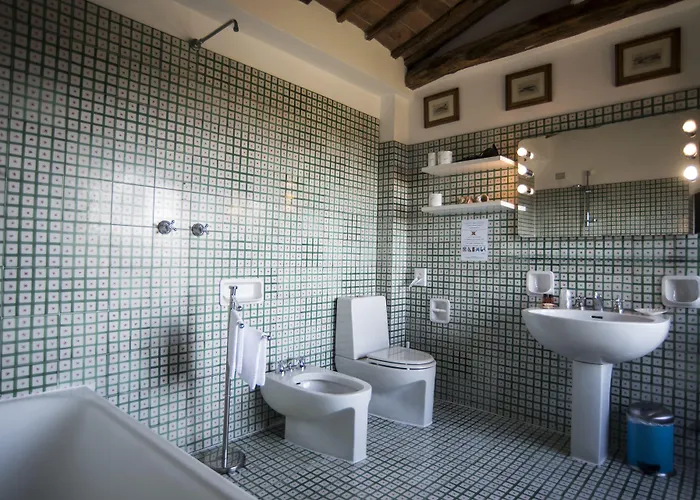 Castello Delle Quattro Torra Bed & Breakfast 3*