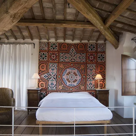 Castello Delle Quattro Torra B&B *